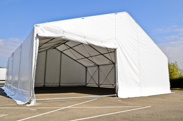 Besoin d’espace couvert ? Pensez au bâtiment démontable