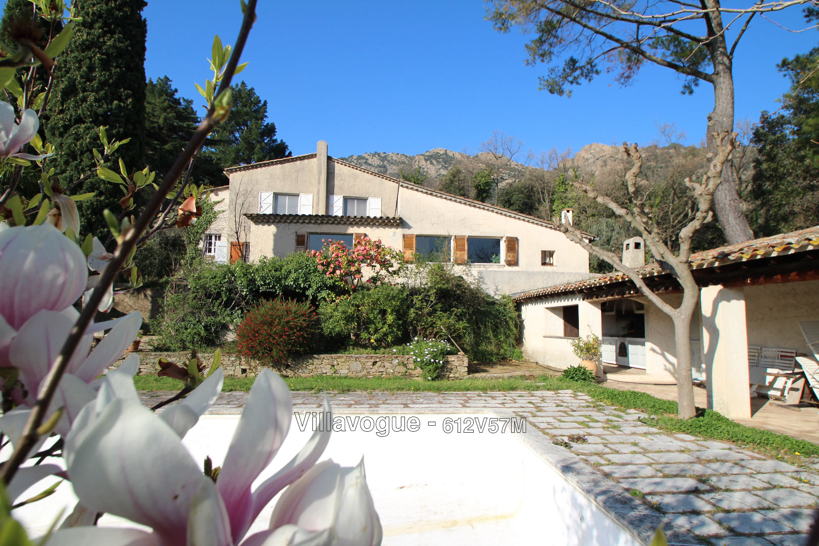 Quelques astuces pour vendre un immobilier à Grimaud