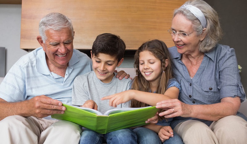 Vivre avec ses parents quand on a des enfants