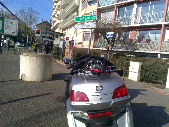 Visiter les ruelles de Paris en Moto taxi