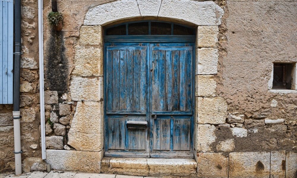 Revêtement de façade en pierre naturelle un choix durable et esthétique